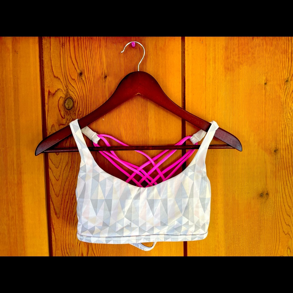 Lululemon Workout Bra (Size 6)